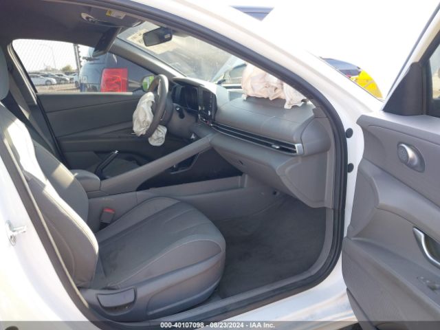 Photo 4 VIN: 5NPLM4AG6NH066101 - HYUNDAI ELANTRA 