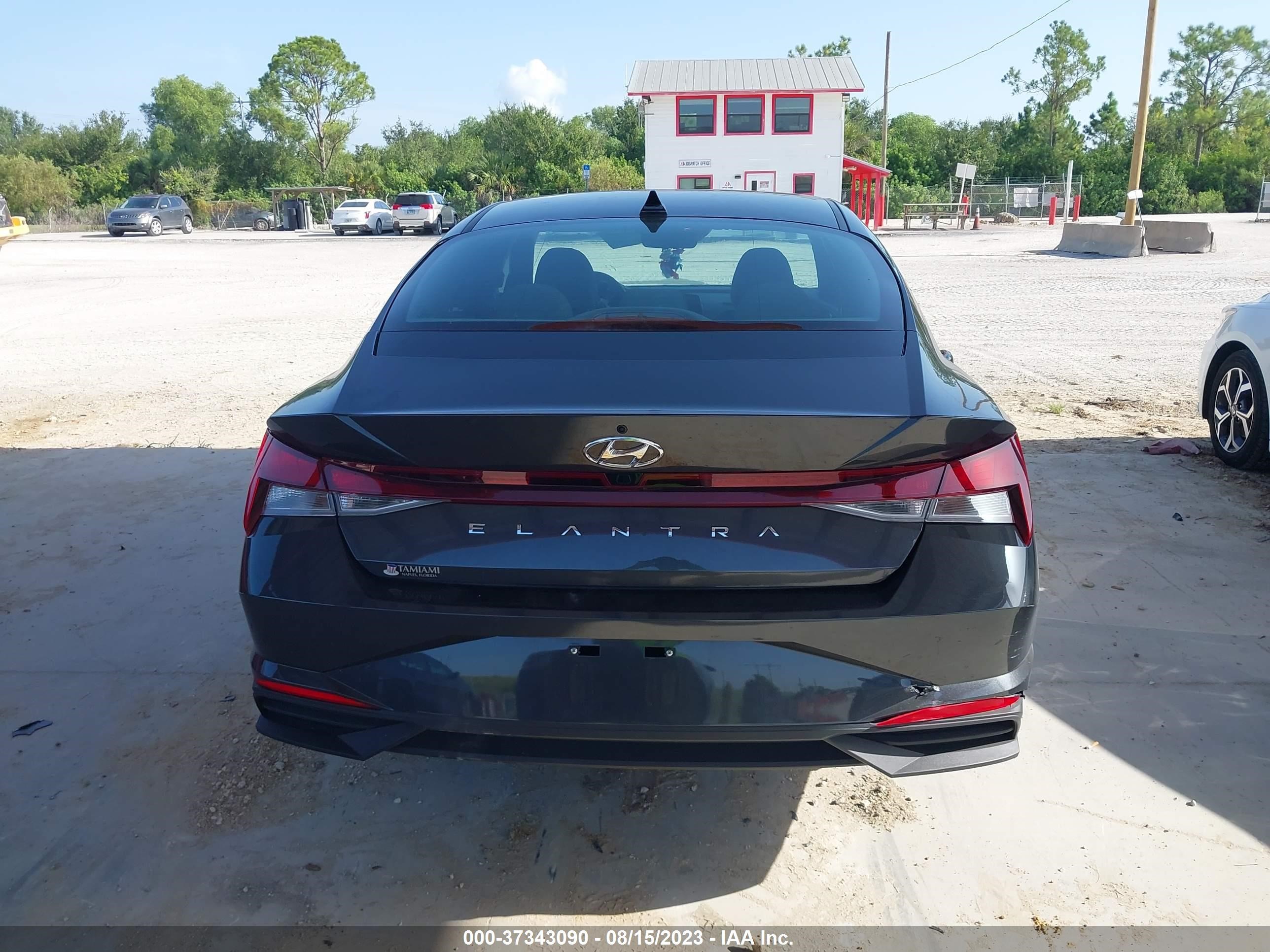 Photo 15 VIN: 5NPLM4AG6NH077857 - HYUNDAI ELANTRA 