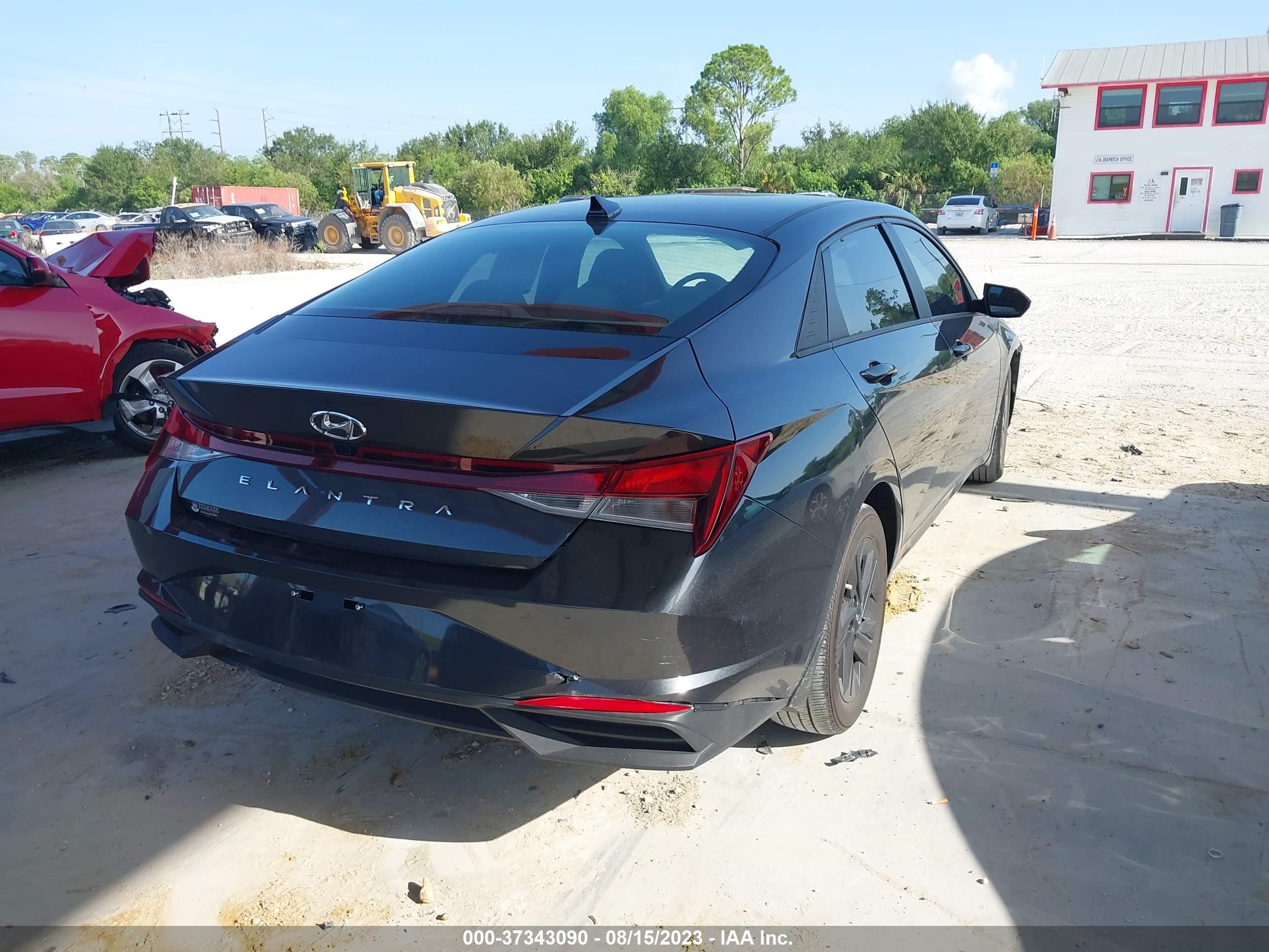 Photo 3 VIN: 5NPLM4AG6NH077857 - HYUNDAI ELANTRA 