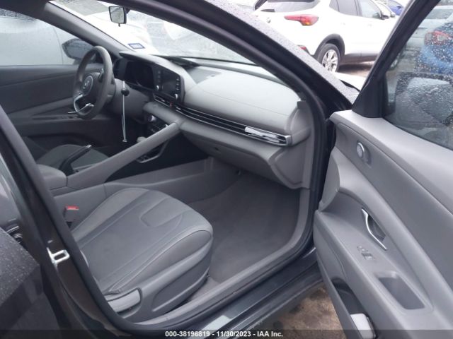 Photo 4 VIN: 5NPLM4AG7MH031825 - HYUNDAI ELANTRA 