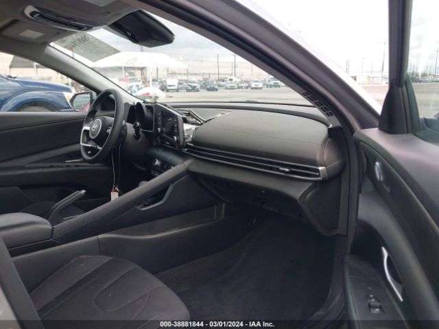 Photo 4 VIN: 5NPLM4AG7NH066379 - HYUNDAI ELANTRA 