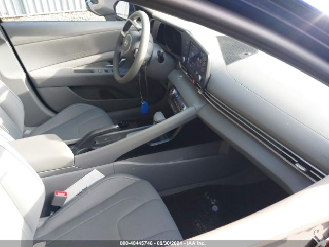 Photo 4 VIN: 5NPLM4AG7PH094783 - HYUNDAI ELANTRA 