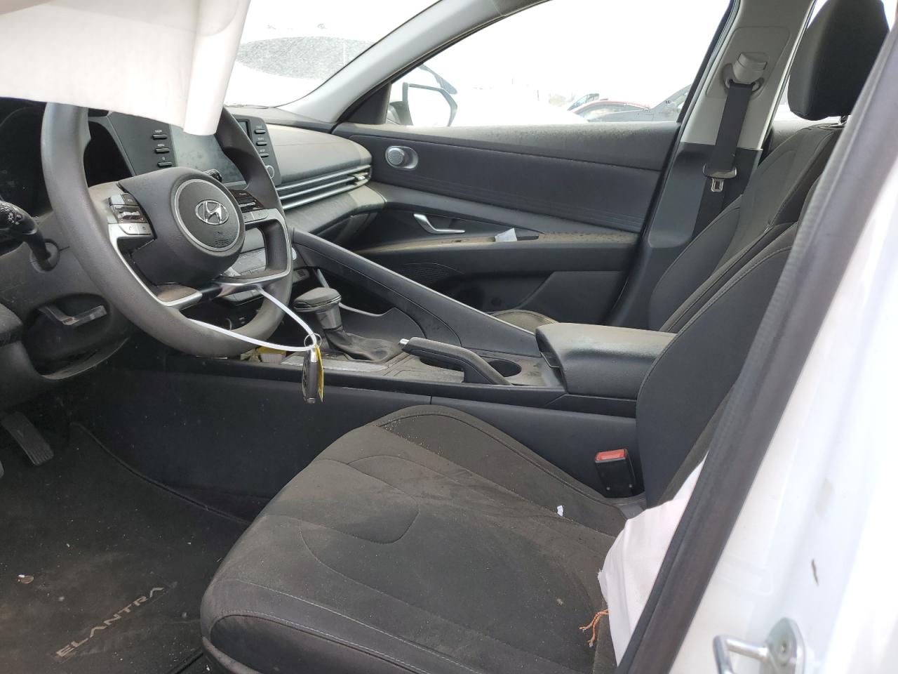 Photo 6 VIN: 5NPLM4AG8MH032935 - HYUNDAI ELANTRA 