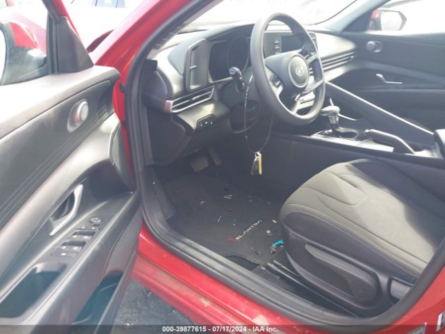 Photo 4 VIN: 5NPLM4AG8NH058971 - HYUNDAI ELANTRA 