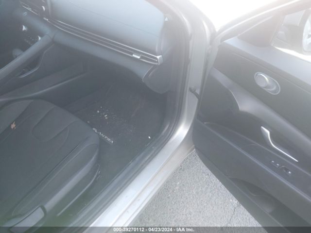 Photo 4 VIN: 5NPLM4AG8PH089057 - HYUNDAI ELANTRA 