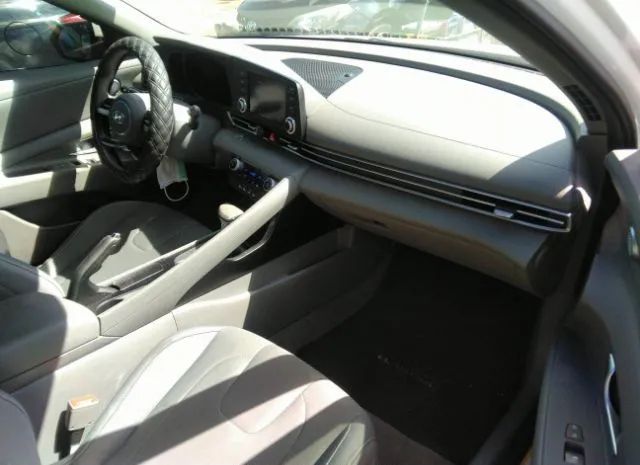 Photo 4 VIN: 5NPLM4AG8PH105127 - HYUNDAI ELANTRA 