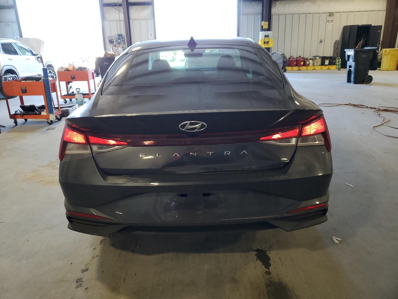 Photo 5 VIN: 5NPLM4AG8PH108450 - HYUNDAI ELANTRA 