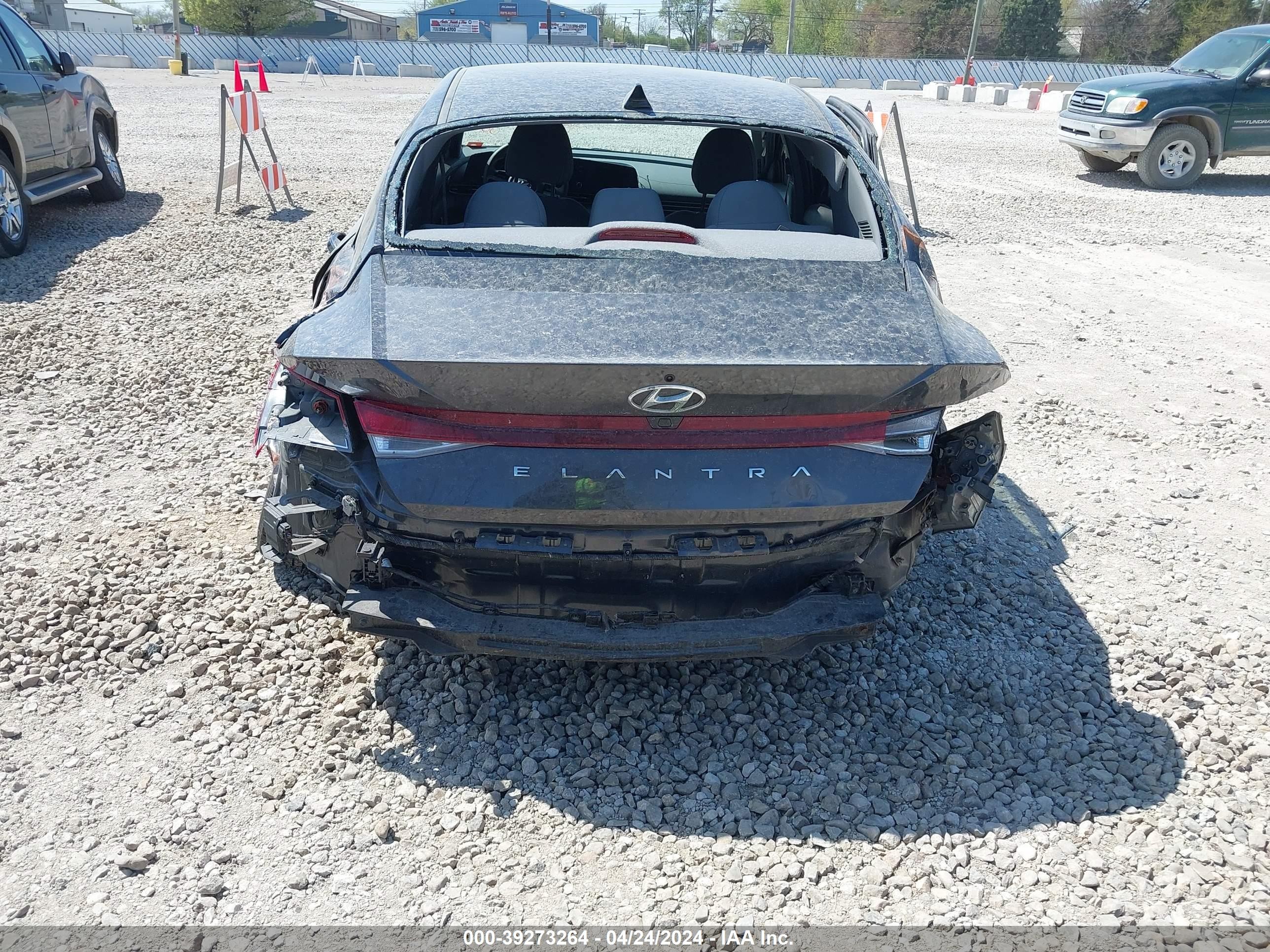 Photo 15 VIN: 5NPLM4AG9MH000270 - HYUNDAI ELANTRA 