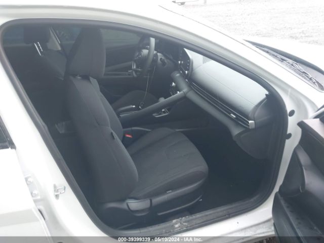 Photo 4 VIN: 5NPLM4AG9MH002603 - HYUNDAI ELANTRA 