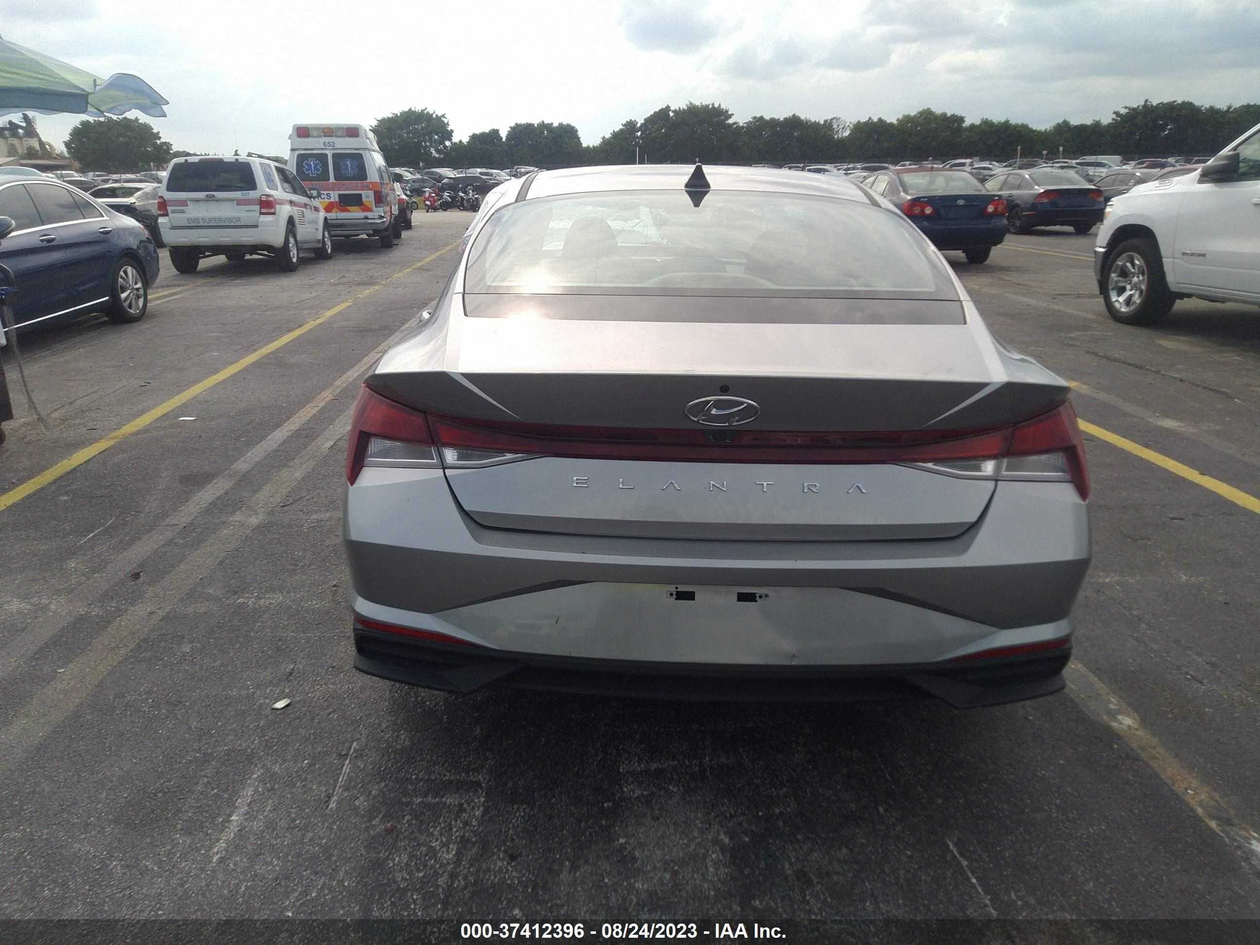 Photo 16 VIN: 5NPLM4AG9MH029641 - HYUNDAI ELANTRA 