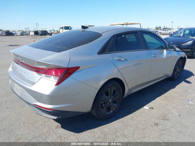 Photo 3 VIN: 5NPLM4AG9MH044477 - HYUNDAI ELANTRA 