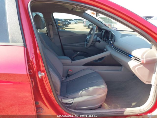 Photo 4 VIN: 5NPLM4AG9MH046293 - HYUNDAI ELANTRA 