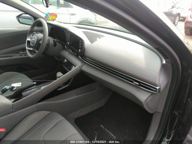 Photo 4 VIN: 5NPLM4AG9NH063404 - HYUNDAI ELANTRA 