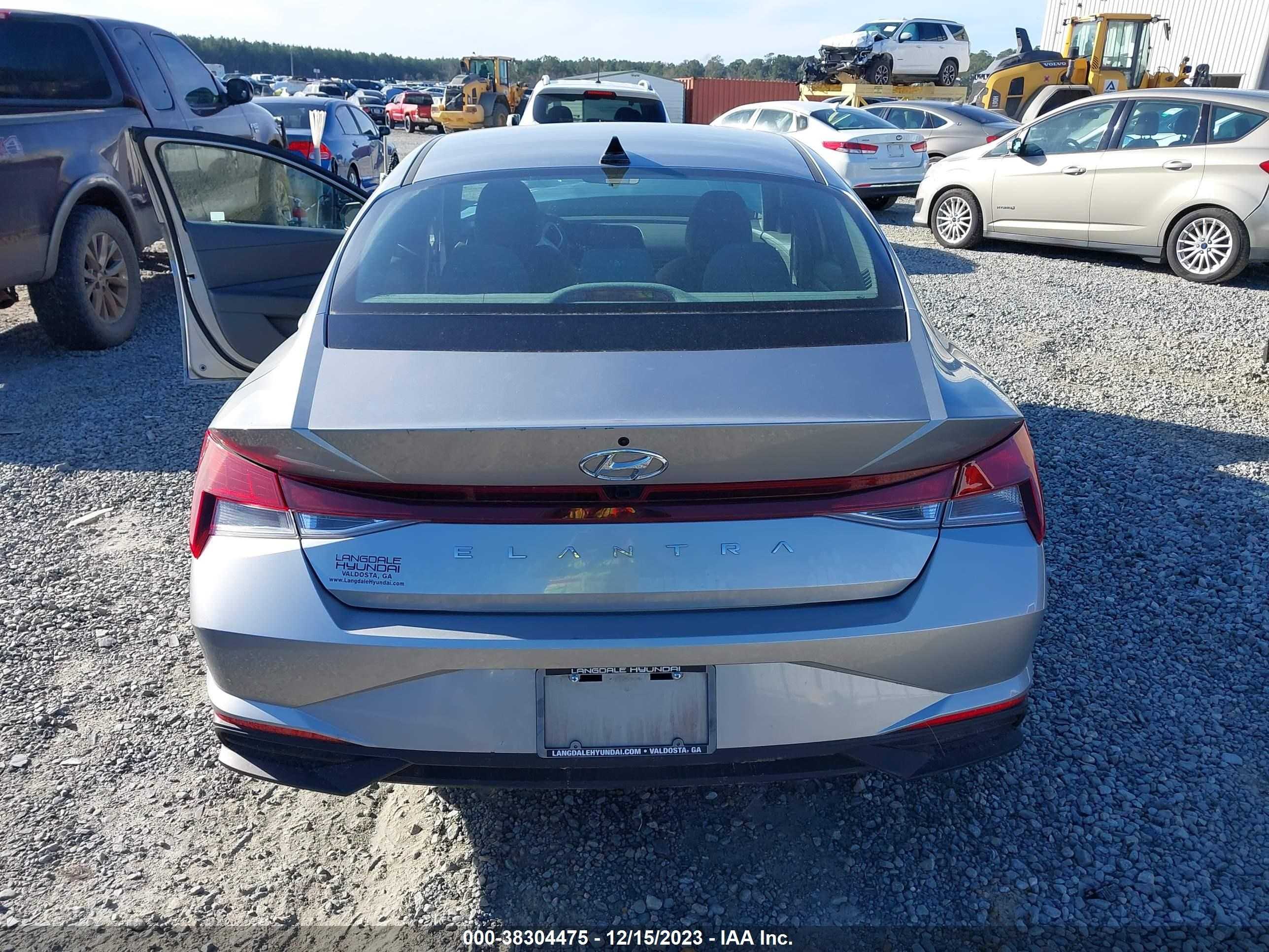 Photo 15 VIN: 5NPLM4AG9PH110188 - HYUNDAI ELANTRA 