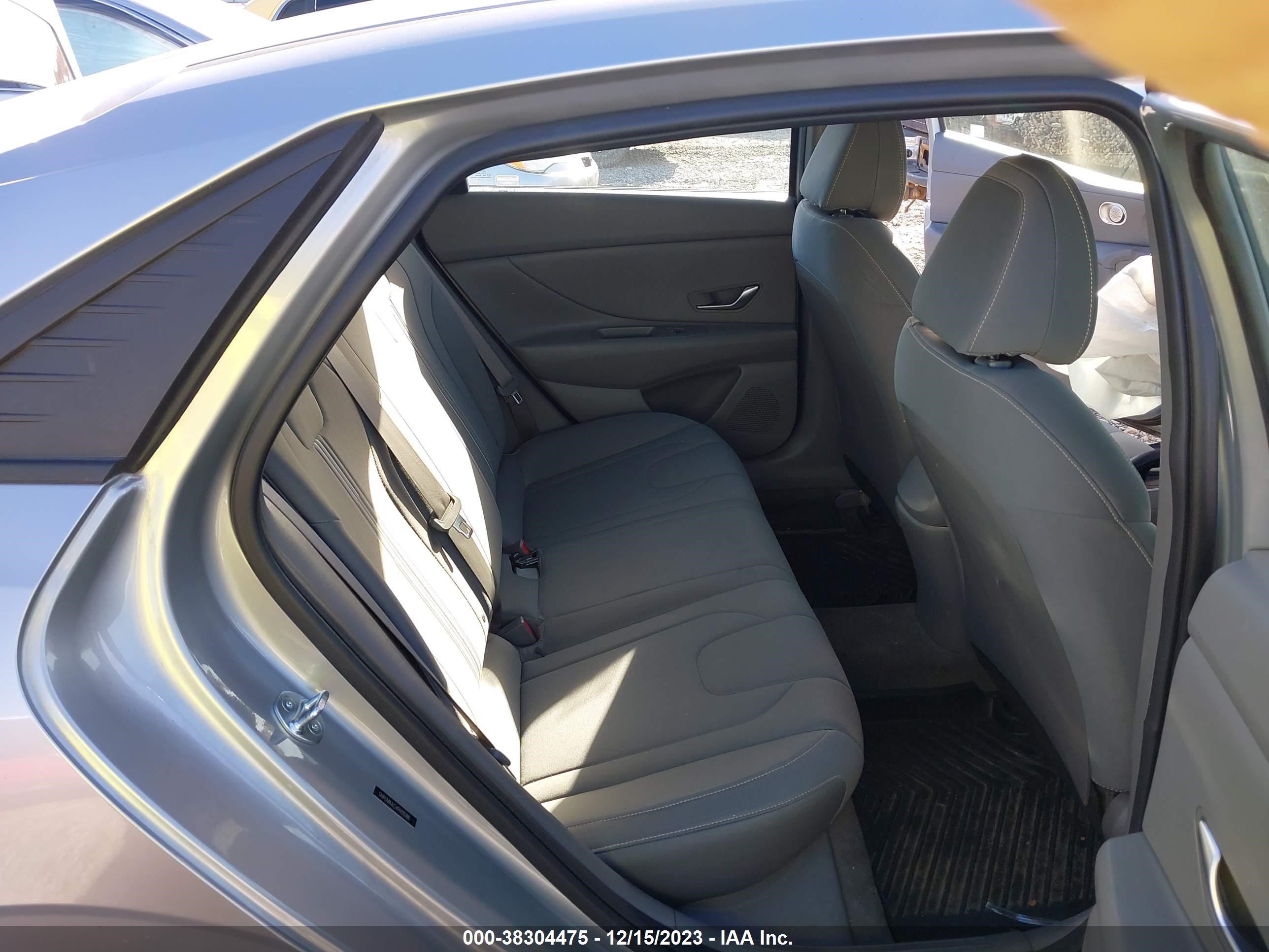 Photo 7 VIN: 5NPLM4AG9PH110188 - HYUNDAI ELANTRA 