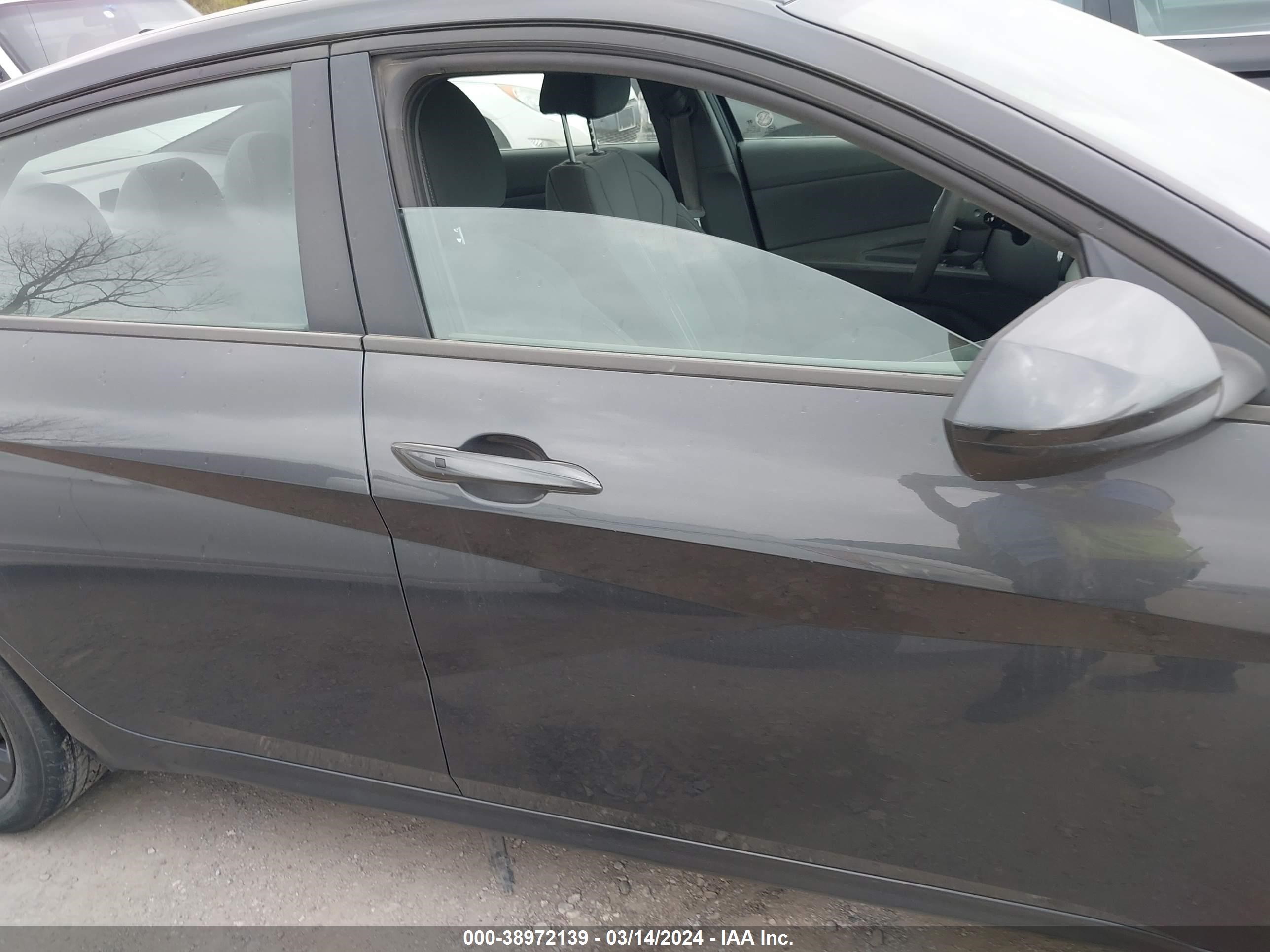 Photo 12 VIN: 5NPLM4AGXMH029213 - HYUNDAI ELANTRA 