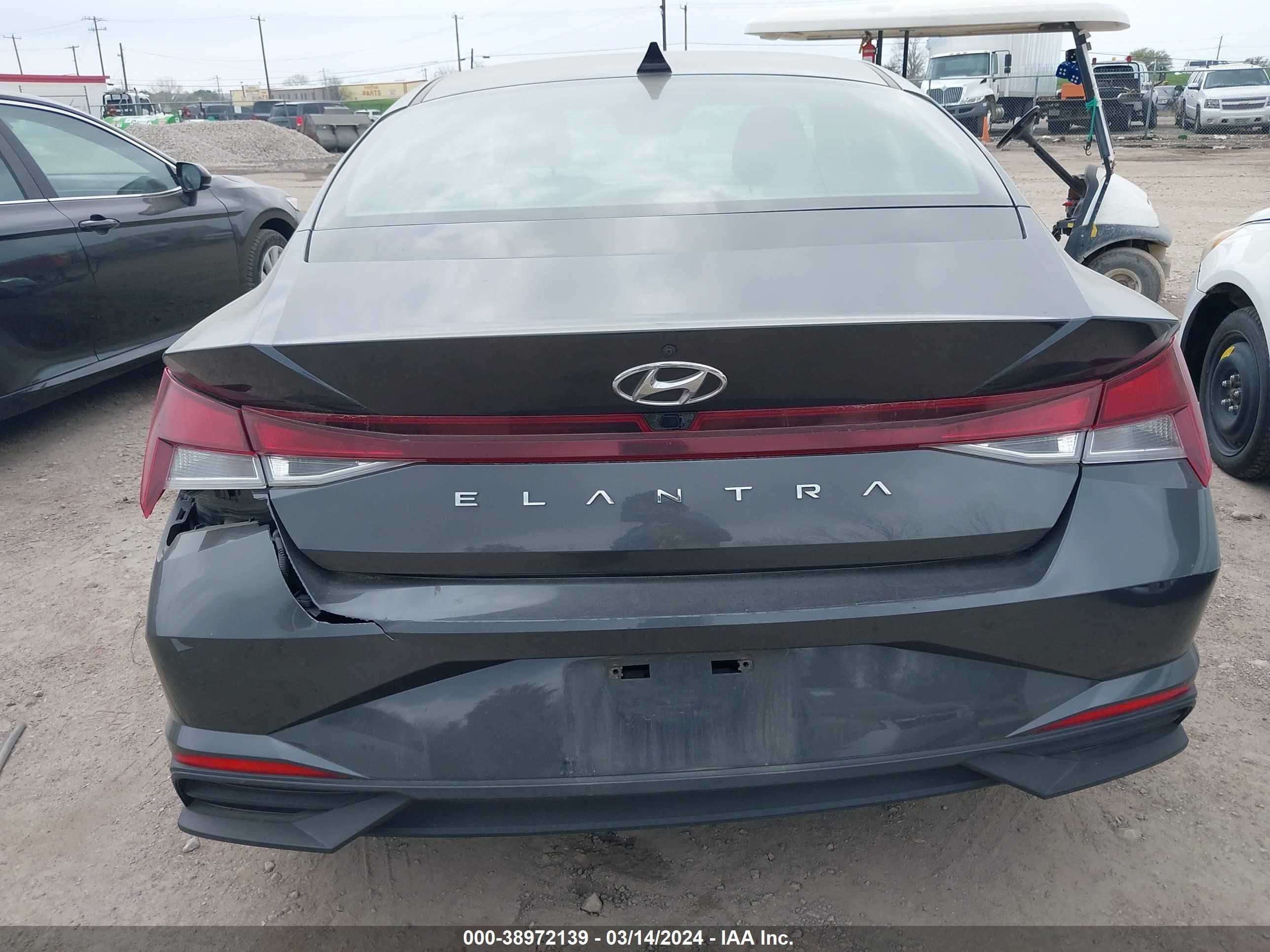 Photo 15 VIN: 5NPLM4AGXMH029213 - HYUNDAI ELANTRA 