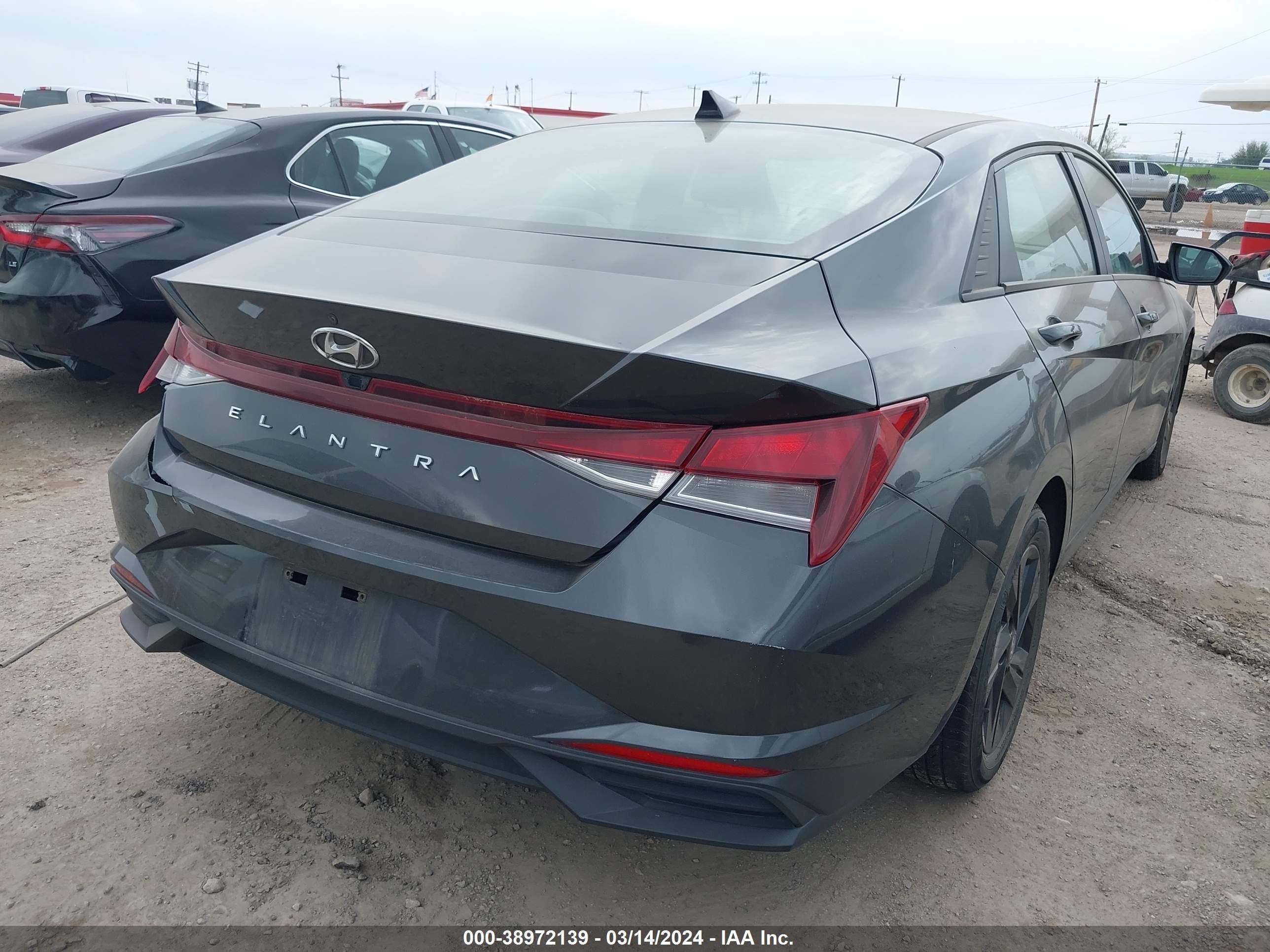 Photo 3 VIN: 5NPLM4AGXMH029213 - HYUNDAI ELANTRA 