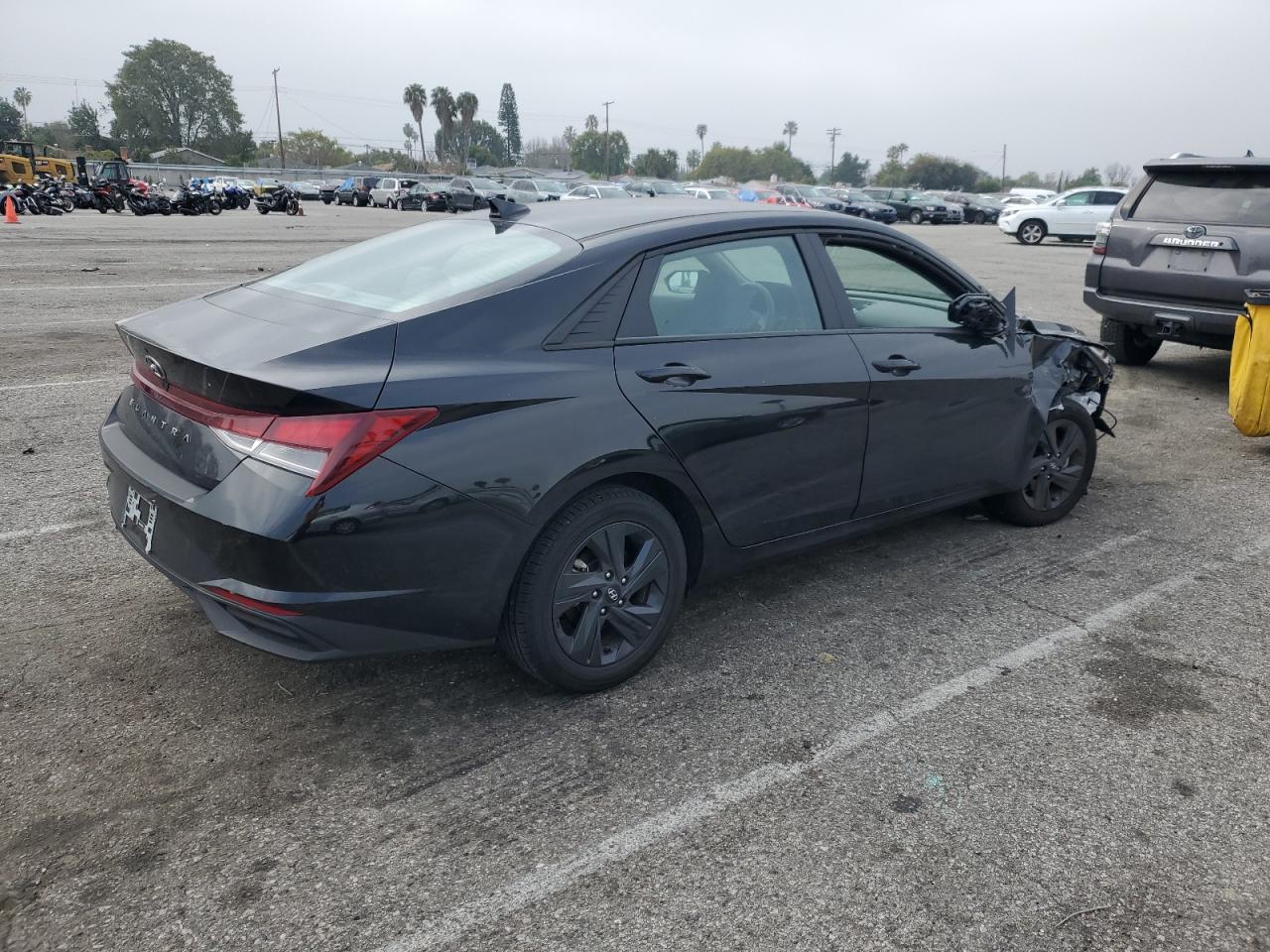 Photo 2 VIN: 5NPLM4AGXPH095930 - HYUNDAI ELANTRA 