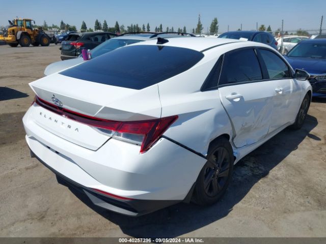 Photo 3 VIN: 5NPLM4AGXPH108806 - HYUNDAI ELANTRA 