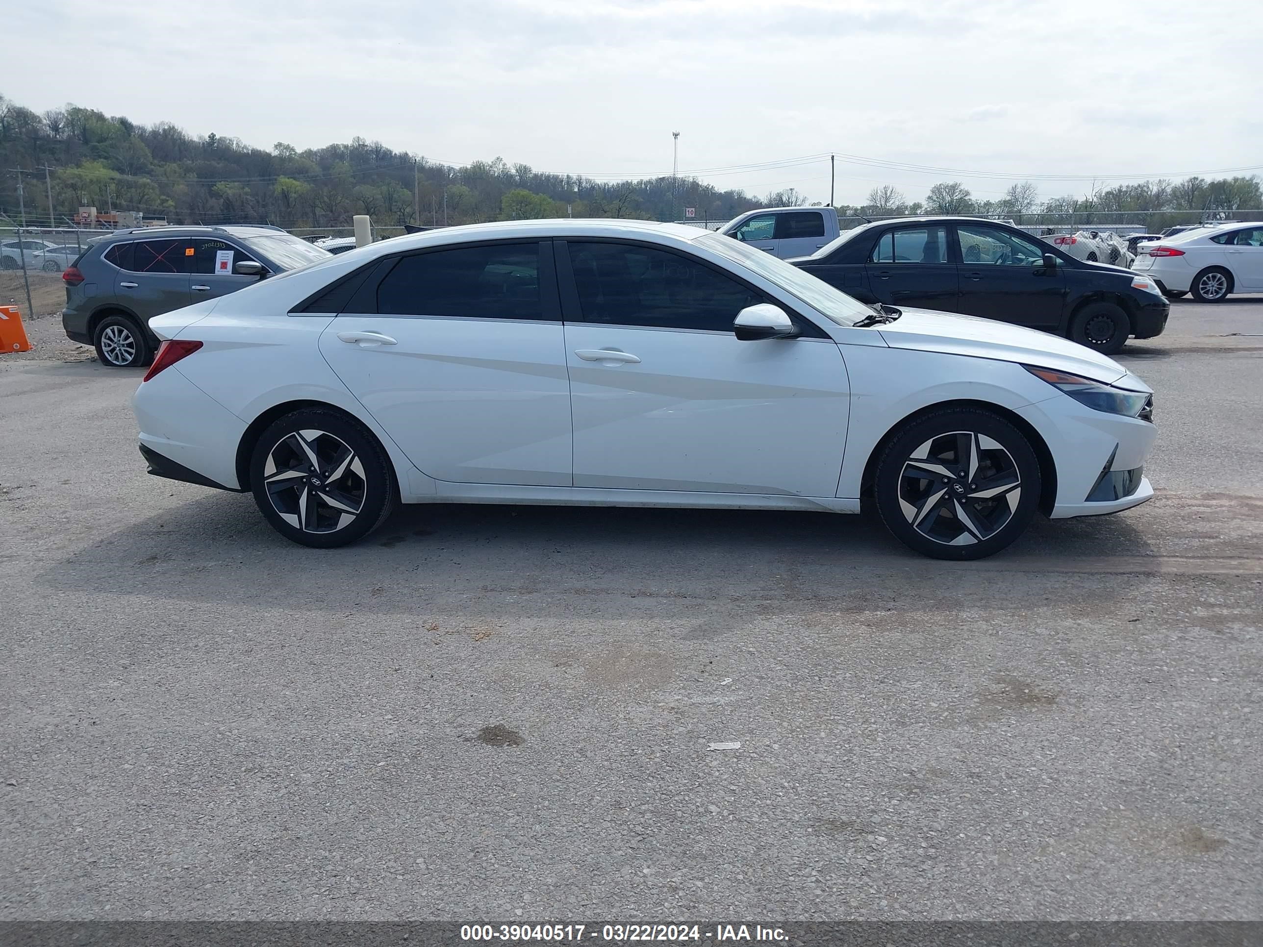 Photo 12 VIN: 5NPLN4AG1MH021241 - HYUNDAI ELANTRA 