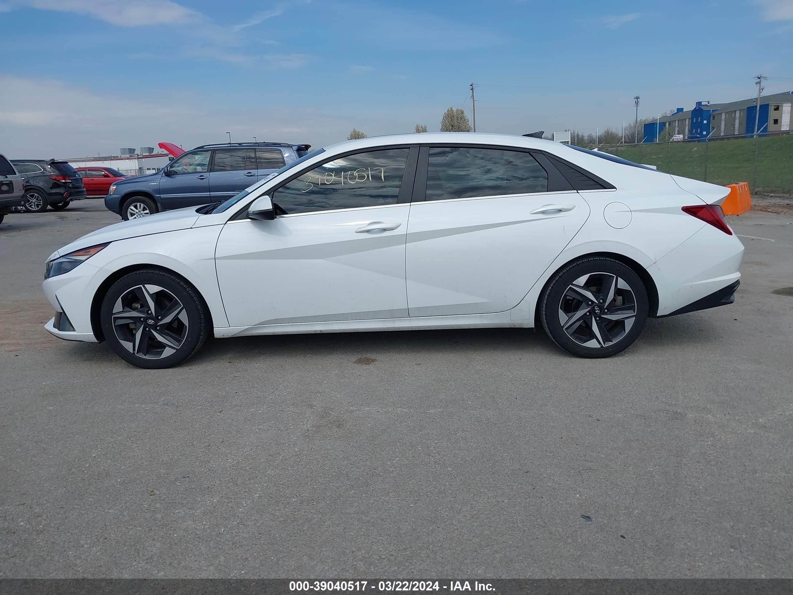 Photo 13 VIN: 5NPLN4AG1MH021241 - HYUNDAI ELANTRA 