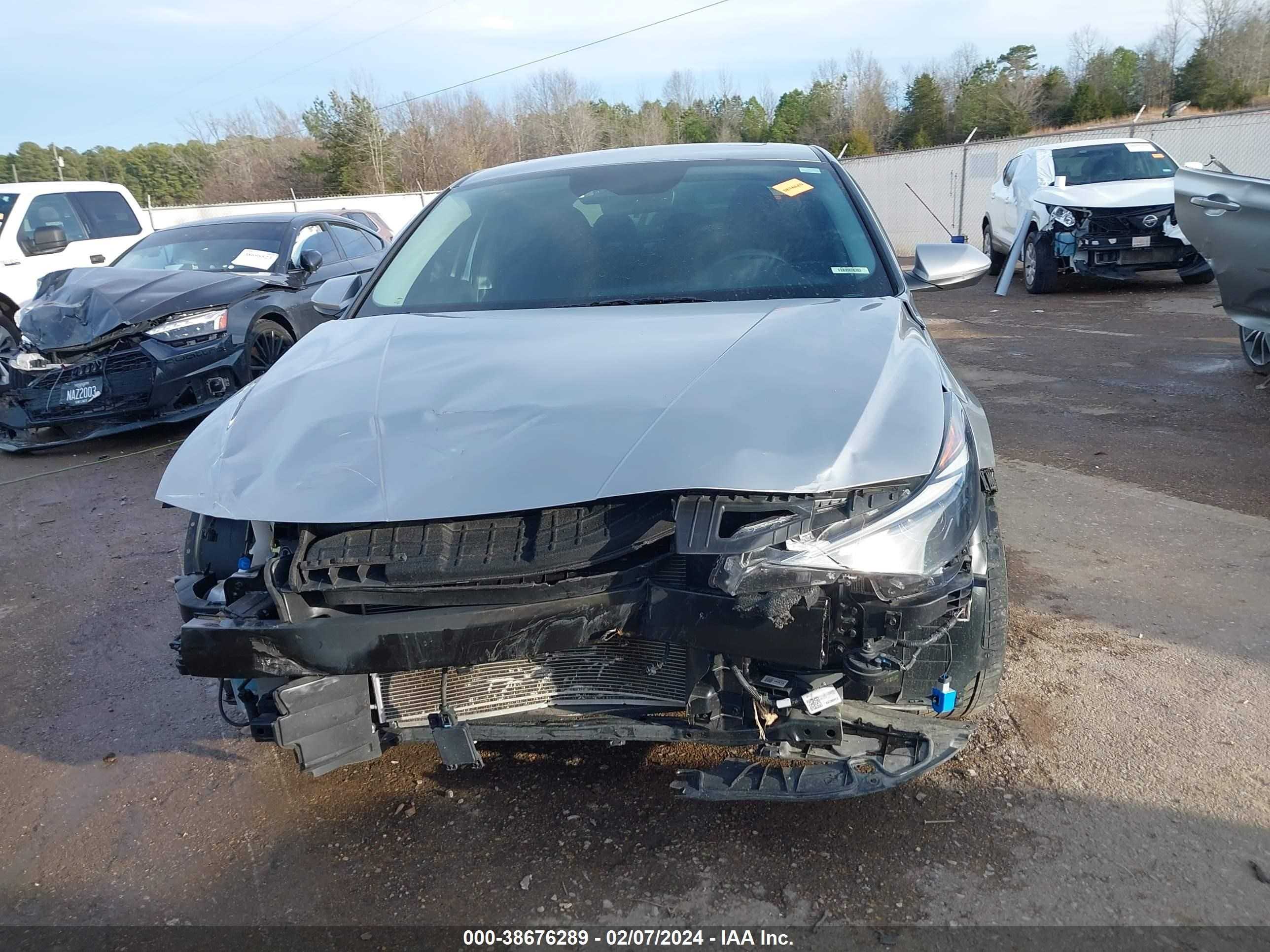 Photo 11 VIN: 5NPLN4AG9NH064193 - HYUNDAI ELANTRA 