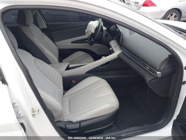 Photo 4 VIN: 5NPLP4AG0MH008636 - HYUNDAI ELANTRA 