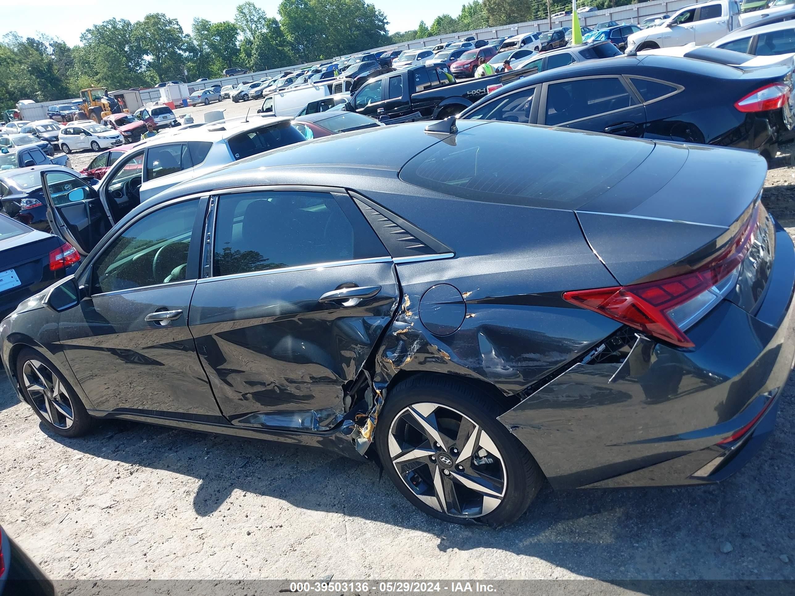 Photo 13 VIN: 5NPLP4AG0PH114203 - HYUNDAI ELANTRA 