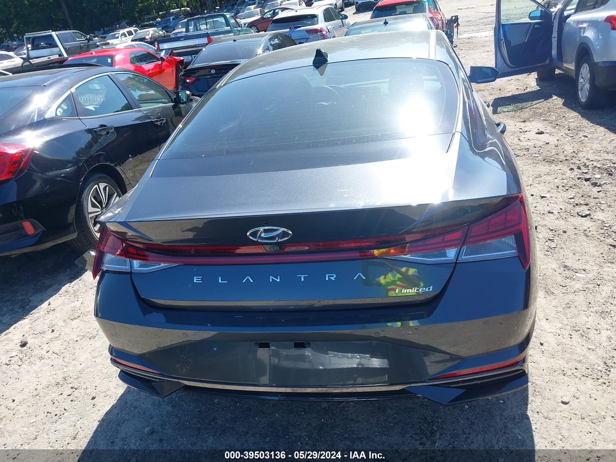 Photo 15 VIN: 5NPLP4AG0PH114203 - HYUNDAI ELANTRA 