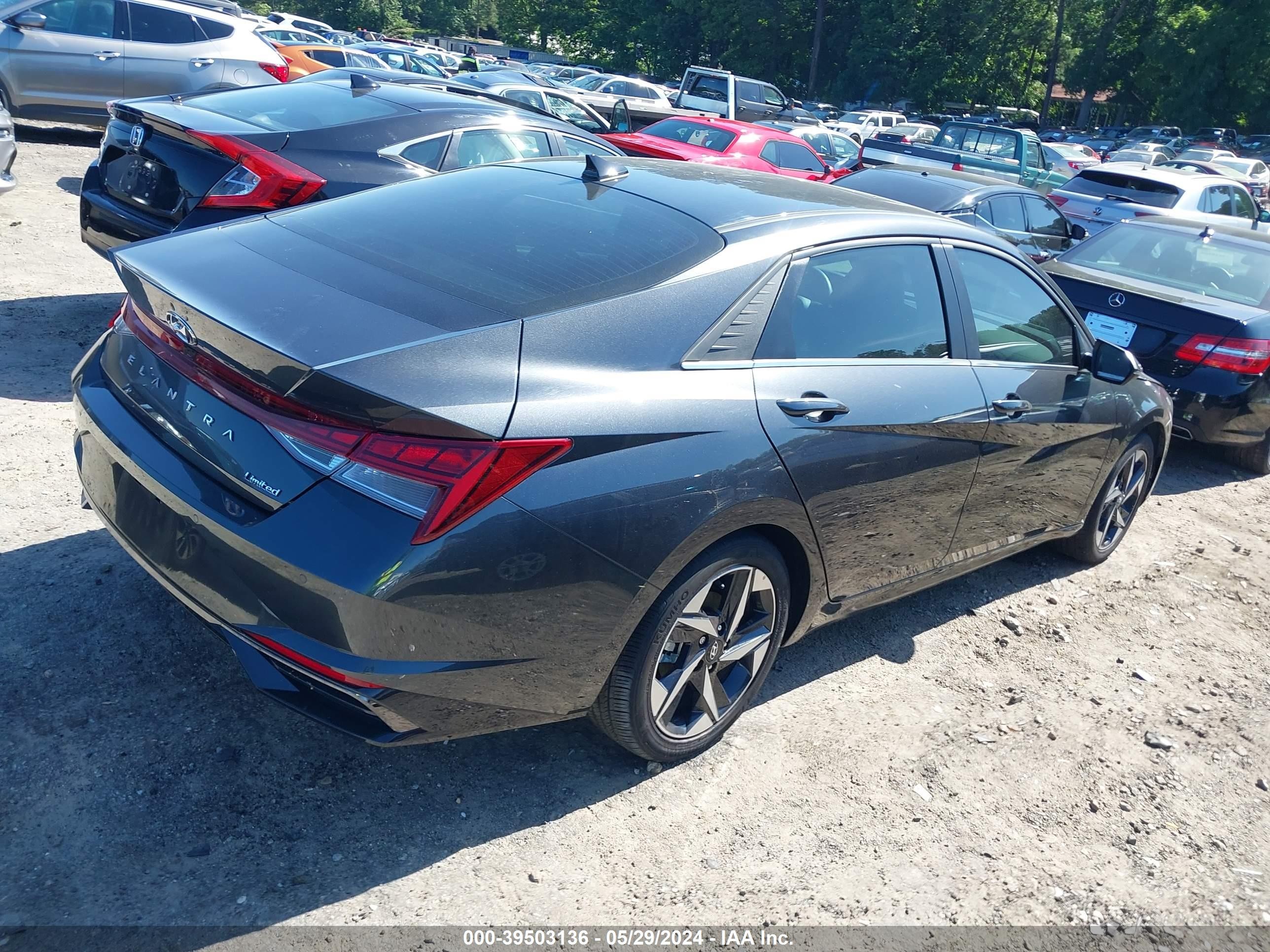 Photo 3 VIN: 5NPLP4AG0PH114203 - HYUNDAI ELANTRA 