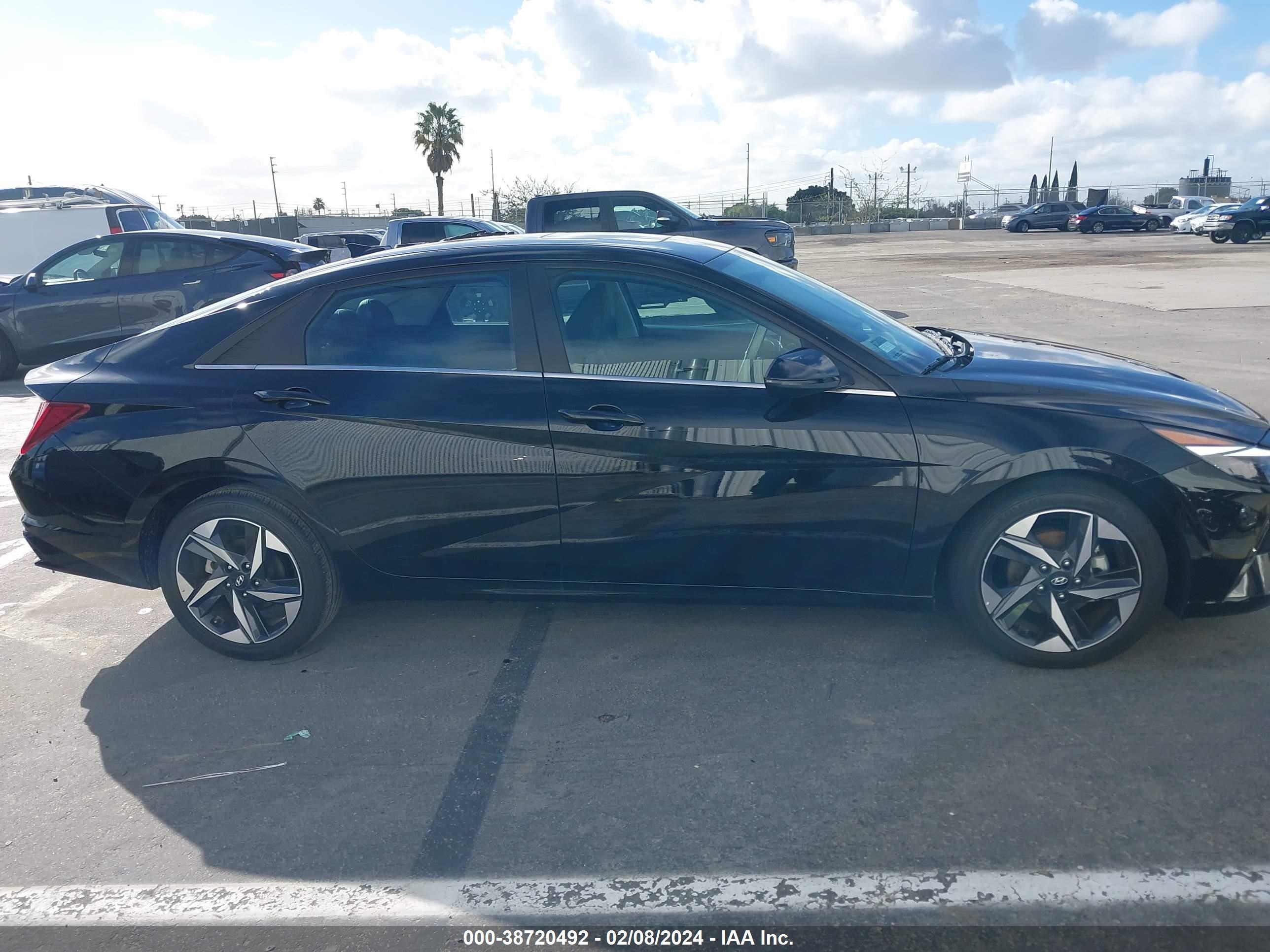 Photo 12 VIN: 5NPLP4AG5NH067294 - HYUNDAI ELANTRA 