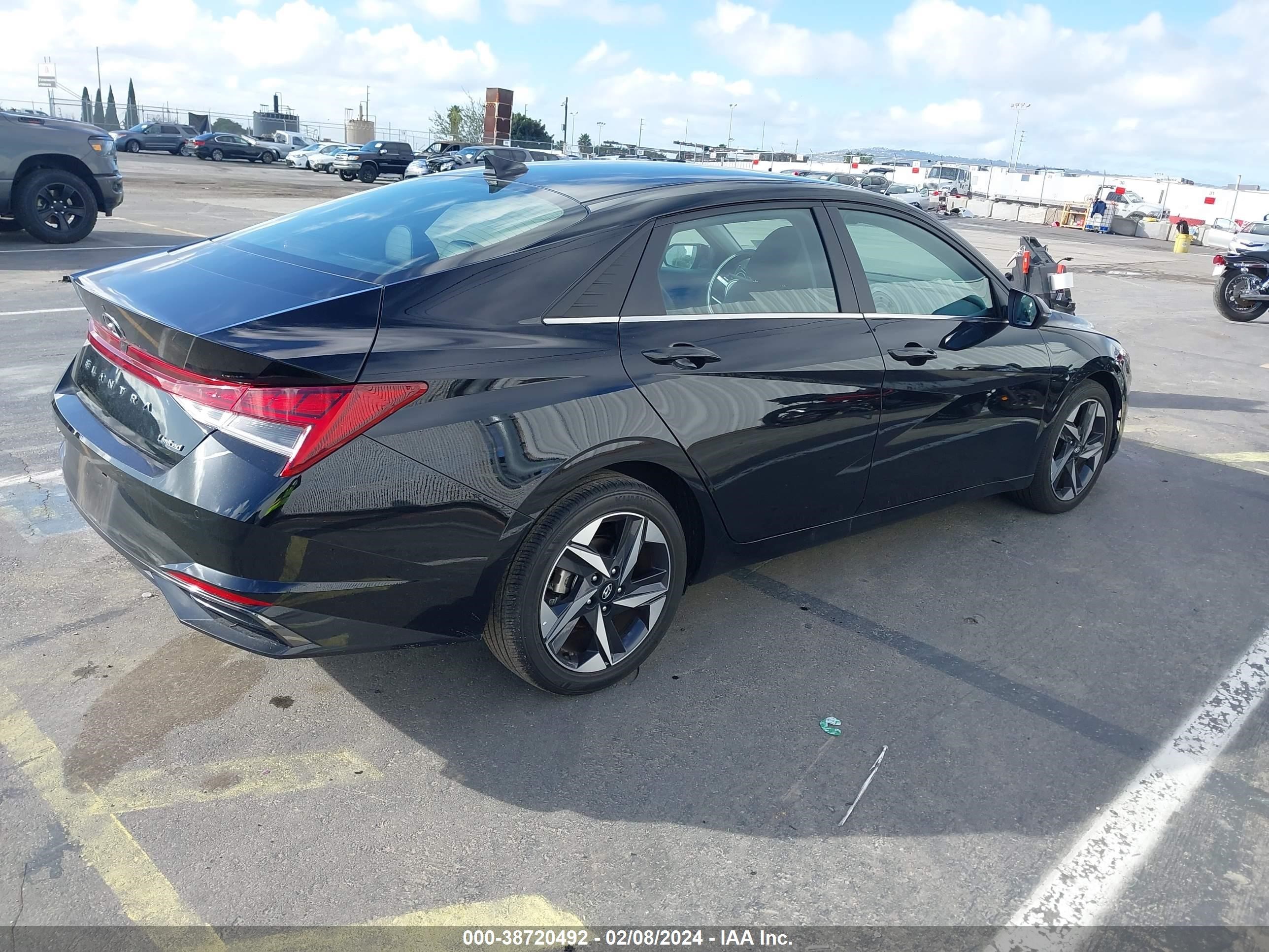 Photo 3 VIN: 5NPLP4AG5NH067294 - HYUNDAI ELANTRA 