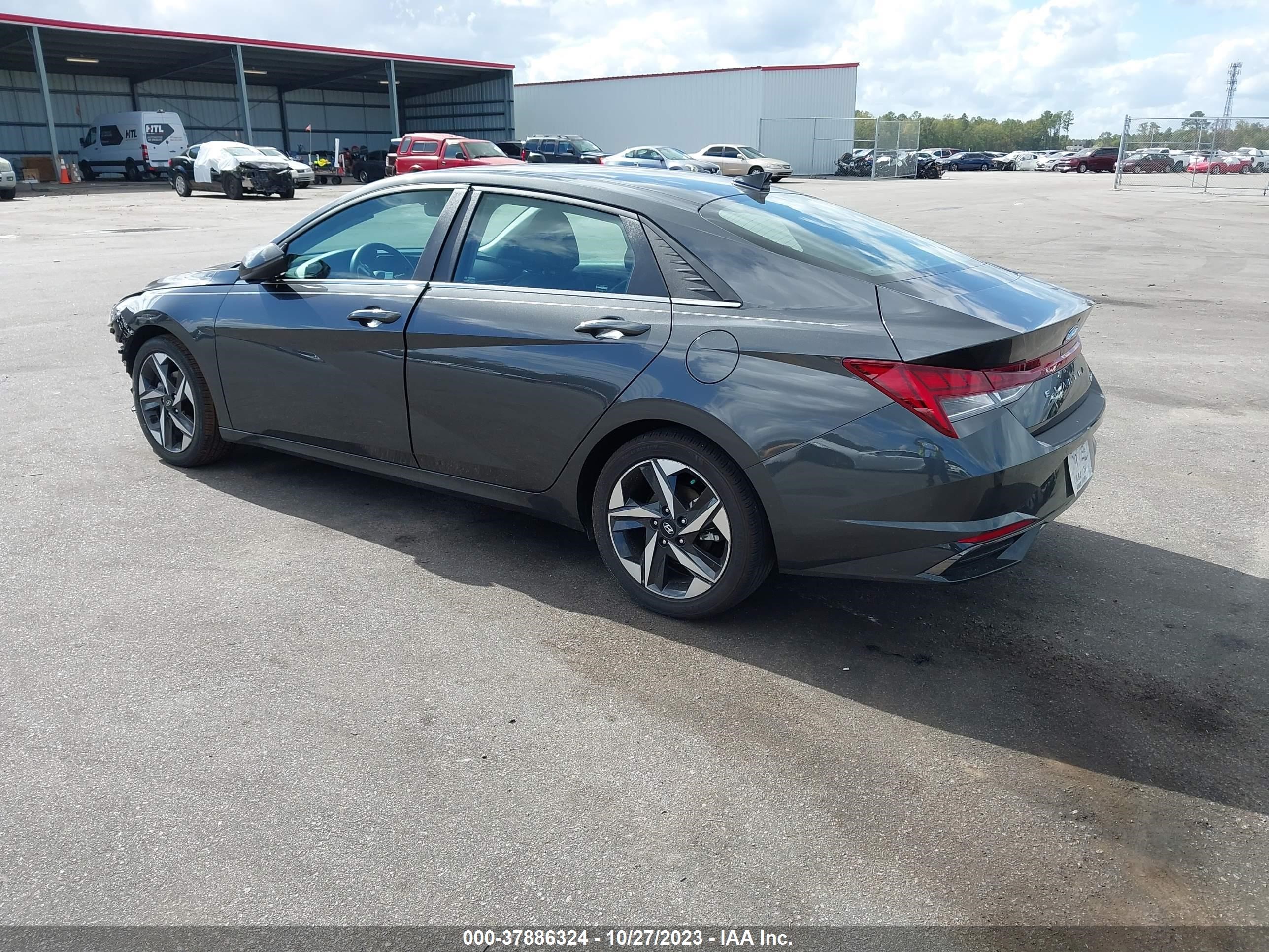 Photo 2 VIN: 5NPLP4AG5PH113824 - TOYOTA AVALON 