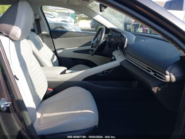 Photo 4 VIN: 5NPLP4AG6PH114626 - HYUNDAI ELANTRA 