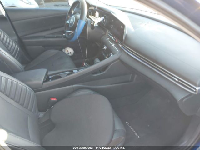 Photo 4 VIN: 5NPLP4AG8NH067595 - HYUNDAI ELANTRA 