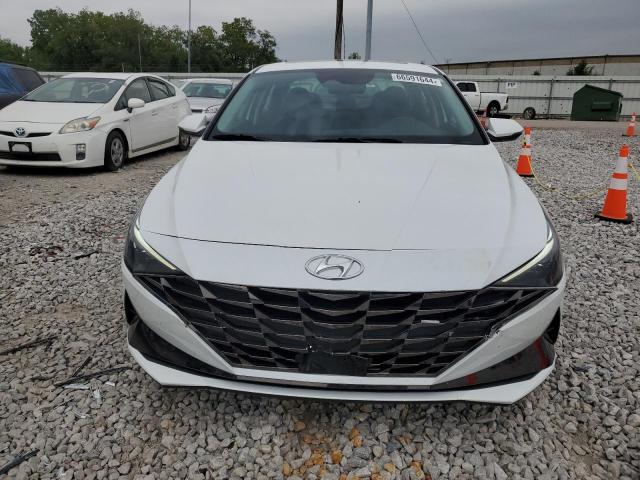 Photo 4 VIN: 5NPLP4AG9PH093397 - HYUNDAI ELANTRA LI 