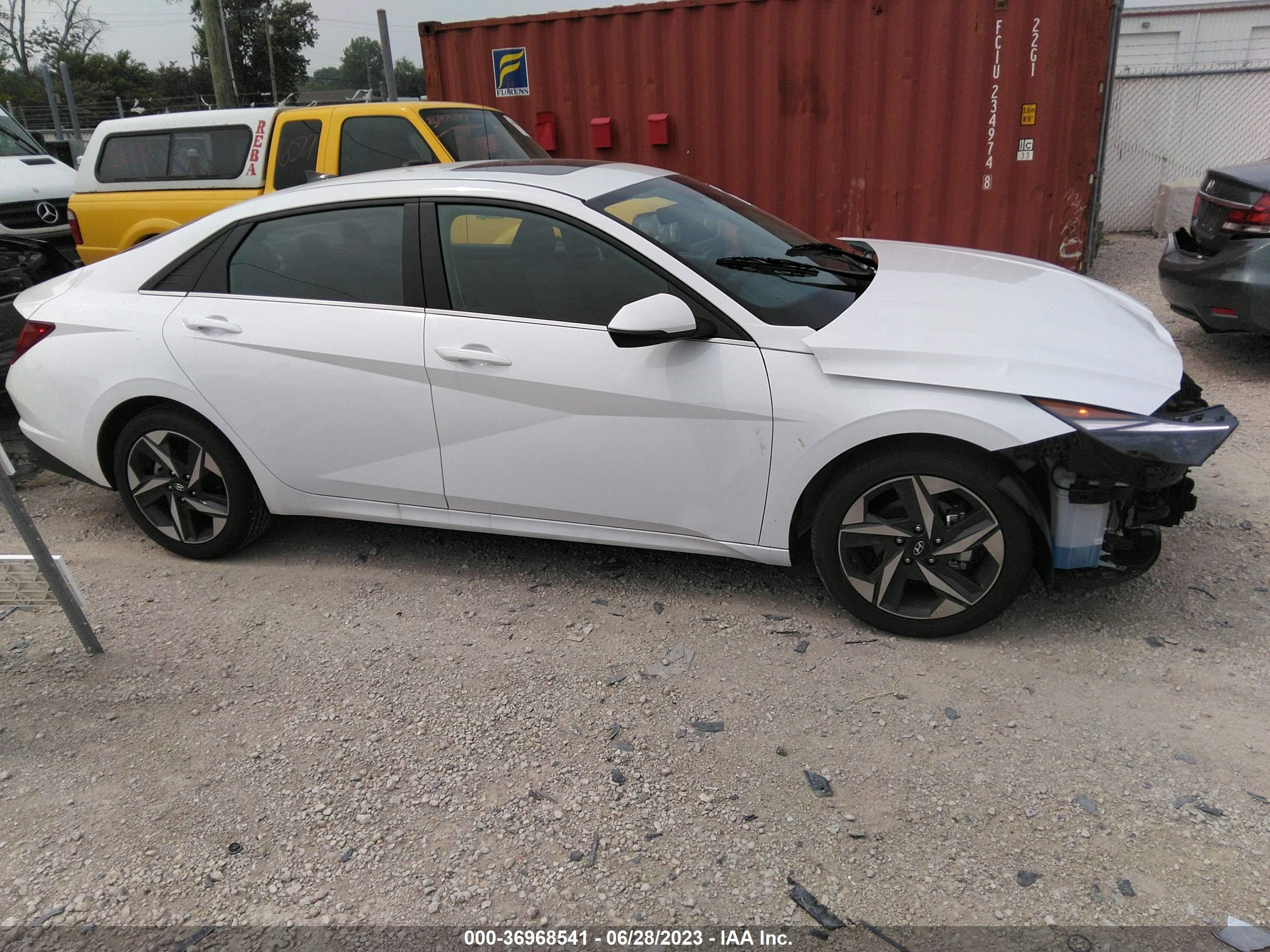 Photo 12 VIN: 5NPLP4AG9PH114832 - HYUNDAI ELANTRA 