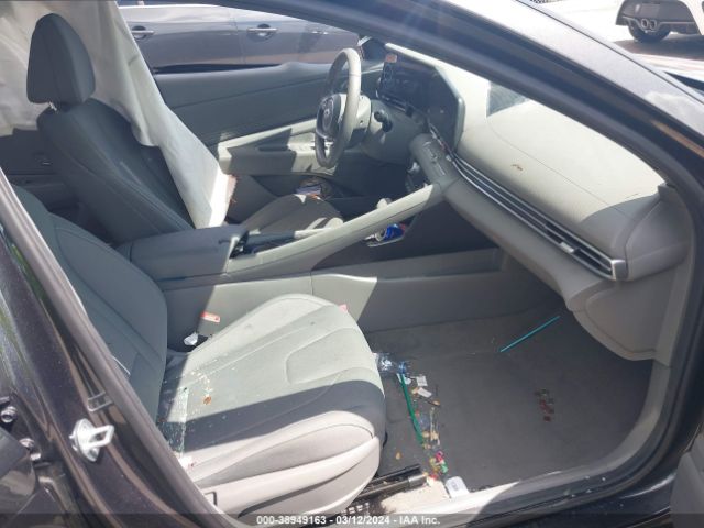 Photo 4 VIN: 5NPLS4AG0PH116693 - HYUNDAI ELANTRA 