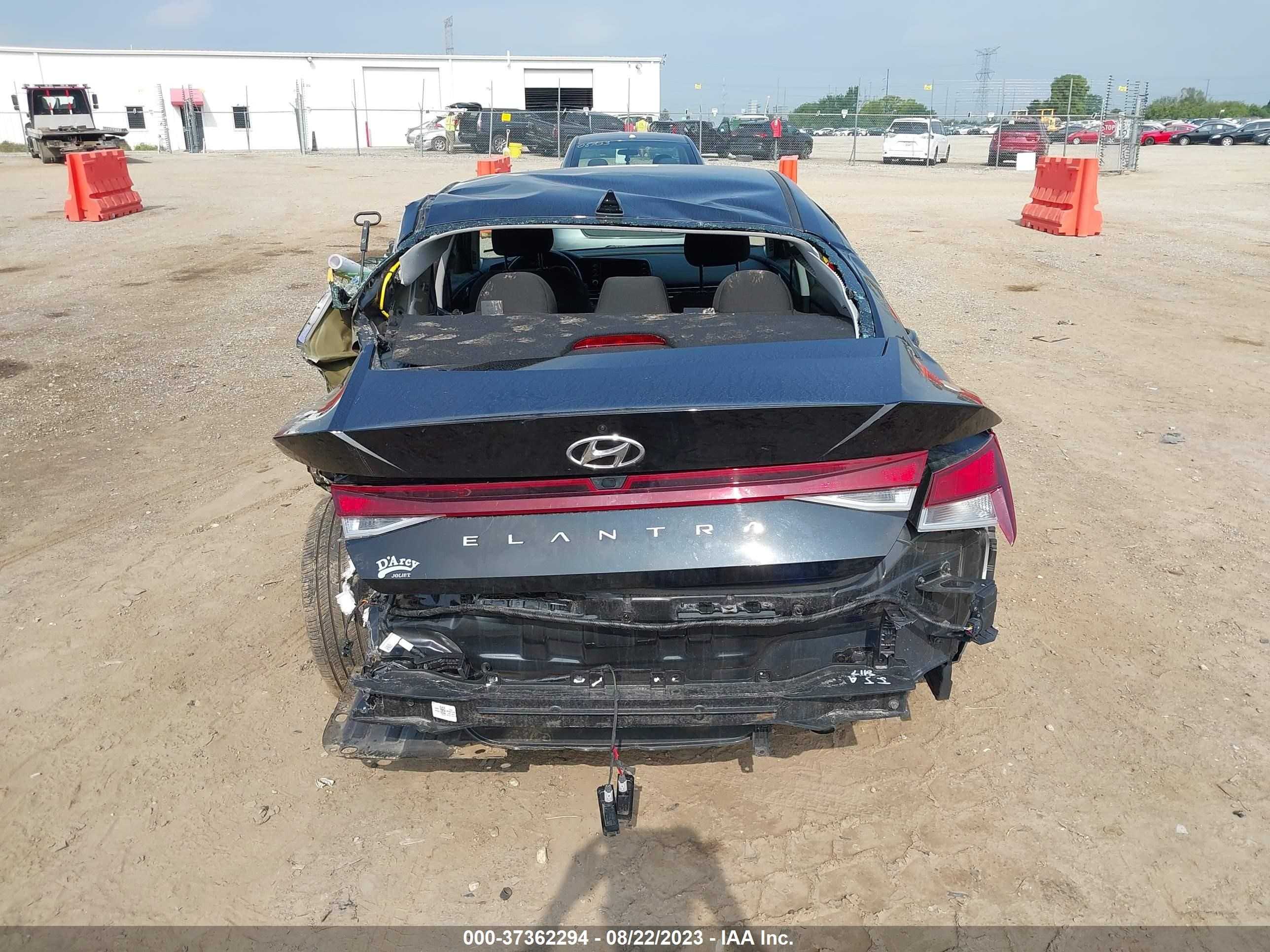 Photo 14 VIN: 5NPLS4AG2NH064464 - HYUNDAI ELANTRA 