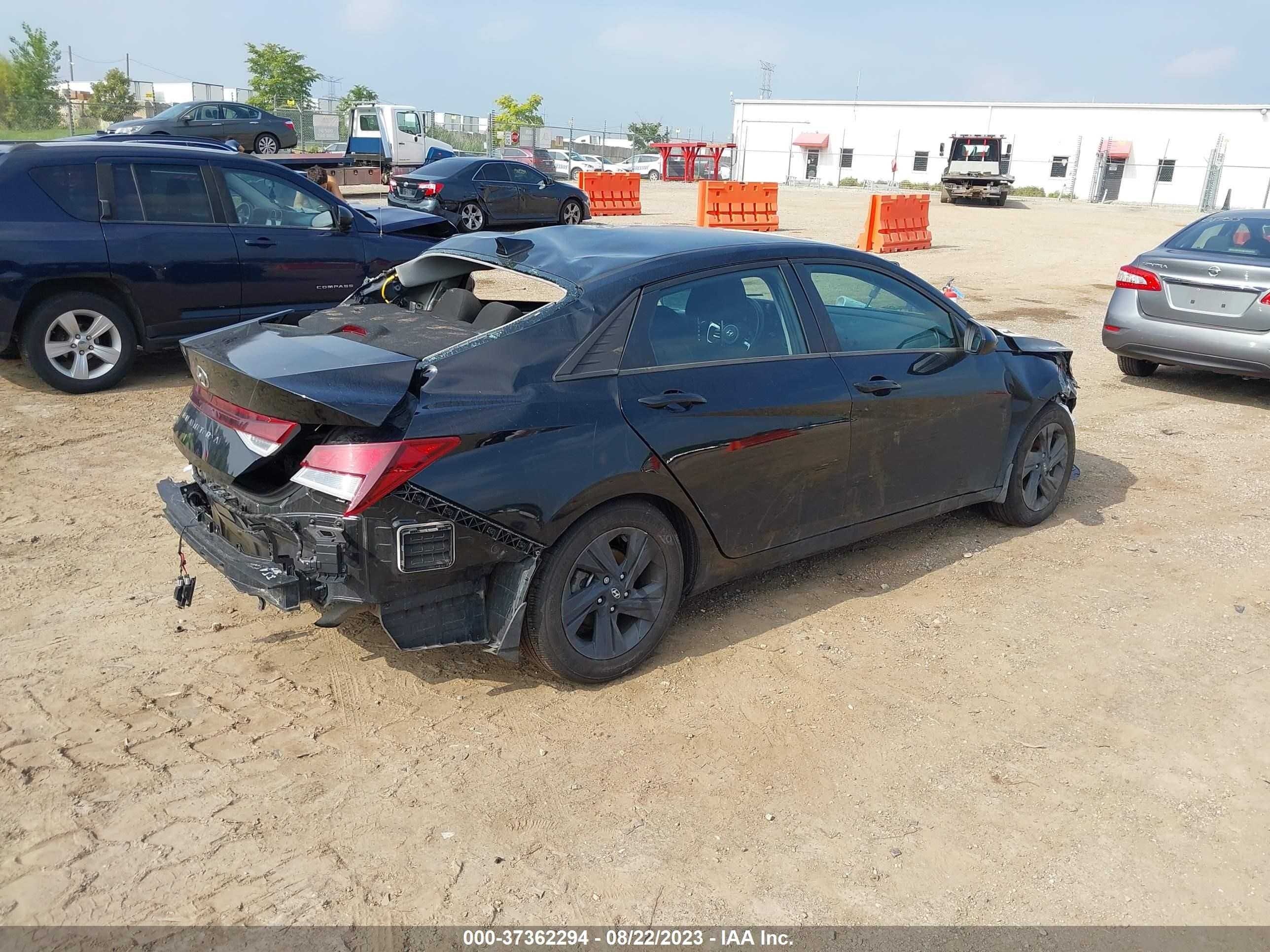 Photo 3 VIN: 5NPLS4AG2NH064464 - HYUNDAI ELANTRA 