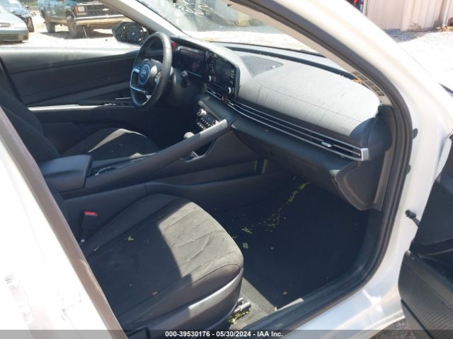 Photo 4 VIN: 5NPLS4AG2NH068286 - HYUNDAI ELANTRA 