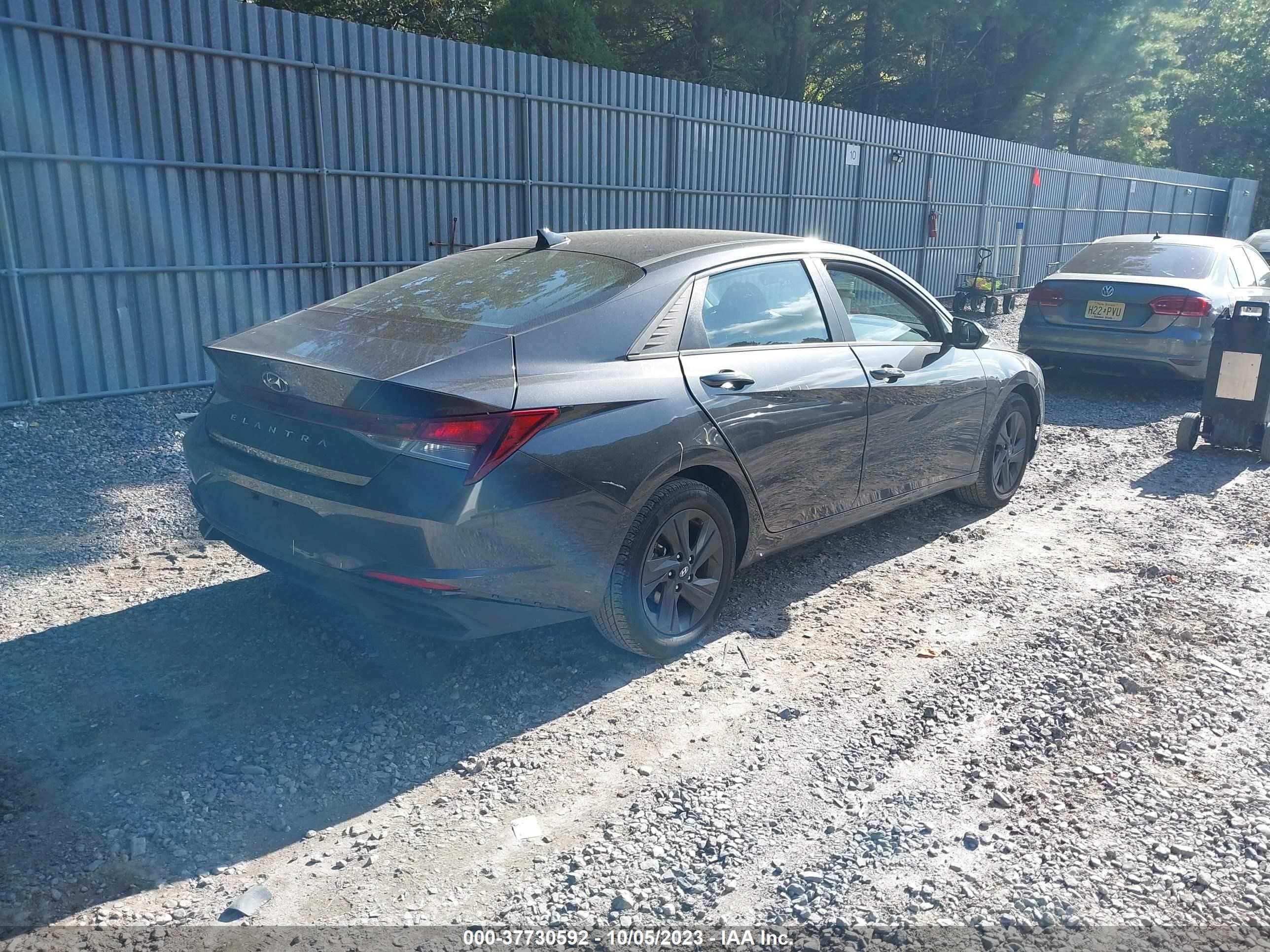 Photo 3 VIN: 5NPLS4AG2NH076484 - HYUNDAI ELANTRA 