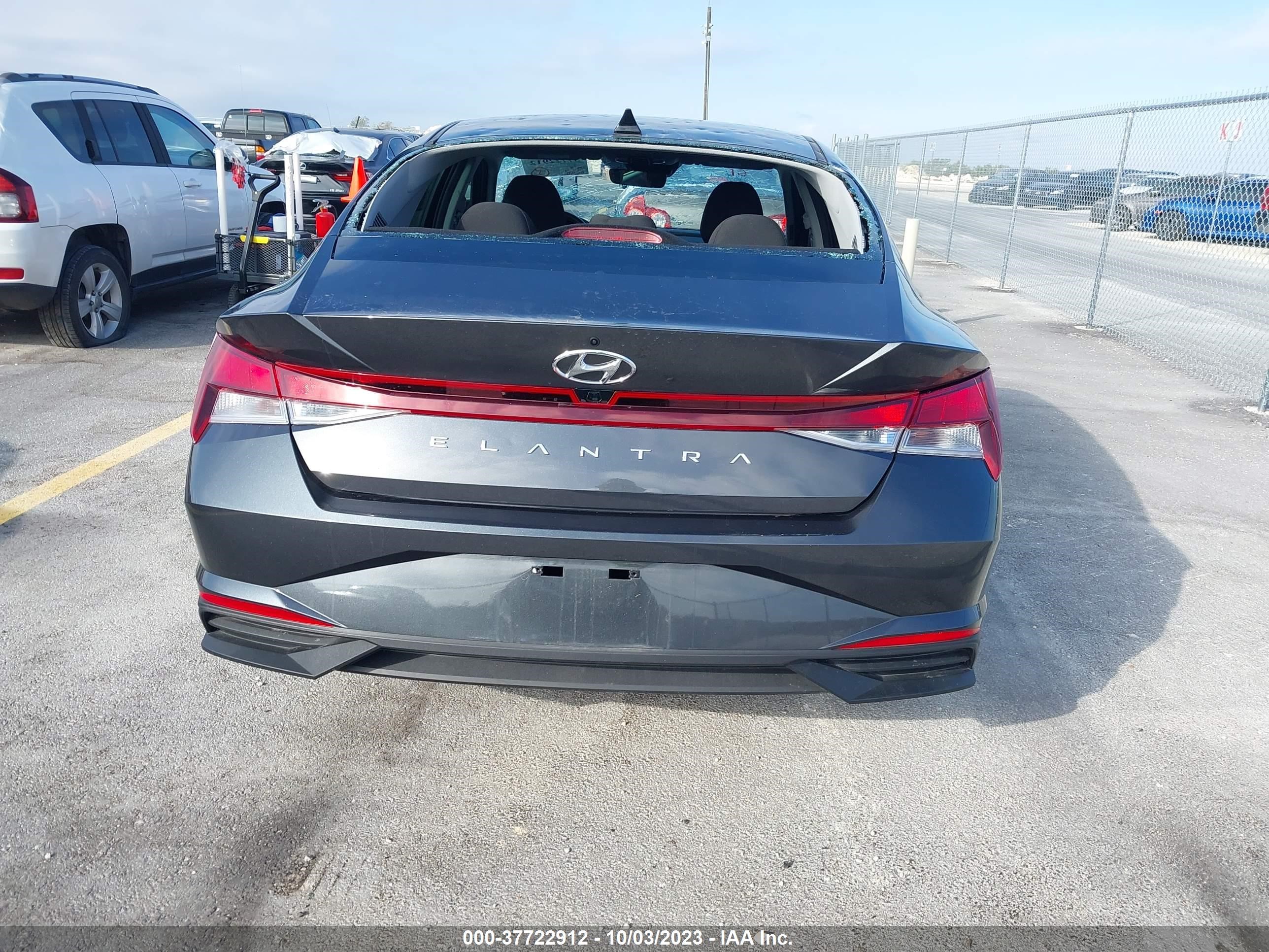 Photo 15 VIN: 5NPLS4AG3PH116879 - HYUNDAI ELANTRA 