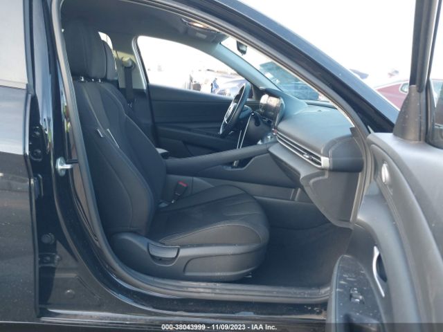 Photo 4 VIN: 5NPLS4AG4PH086551 - HYUNDAI ELANTRA 