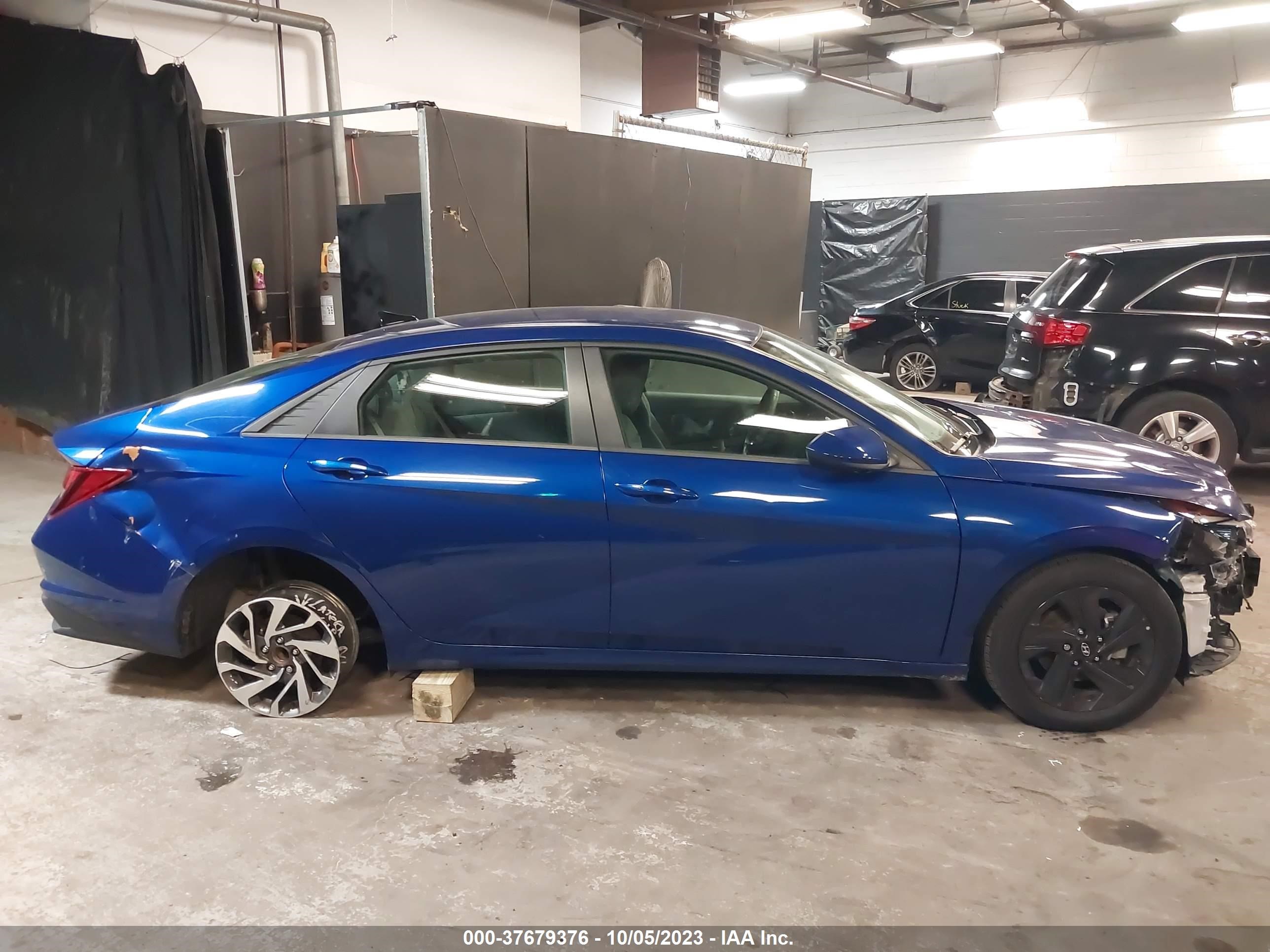 Photo 13 VIN: 5NPLS4AG5MH032624 - HYUNDAI ELANTRA 