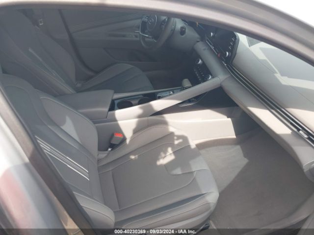 Photo 4 VIN: 5NPLS4AG6NH085558 - HYUNDAI ELANTRA 