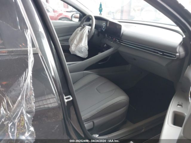 Photo 4 VIN: 5NPLS4AG6PH106394 - HYUNDAI ELANTRA 