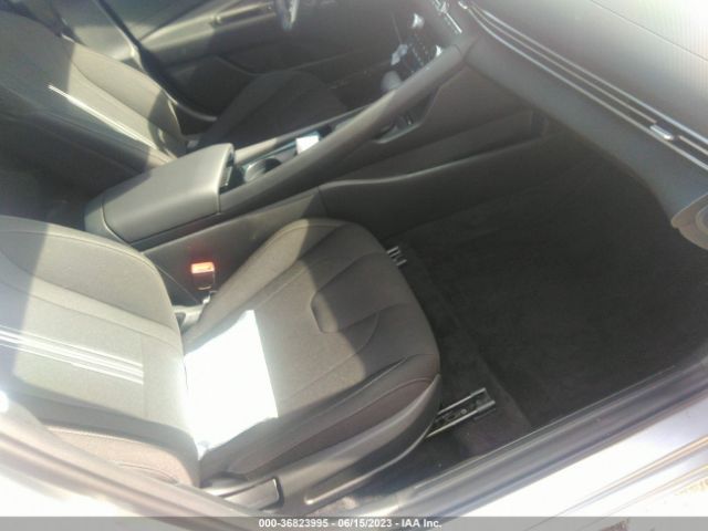 Photo 4 VIN: 5NPLS4AG7PH108770 - HYUNDAI ELANTRA 