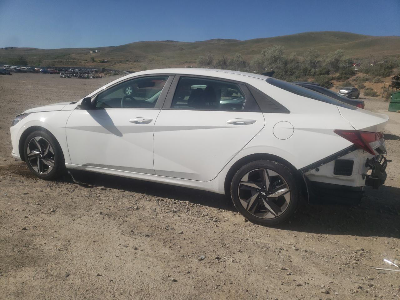 Photo 1 VIN: 5NPLS4AG7PH113533 - HYUNDAI ELANTRA 